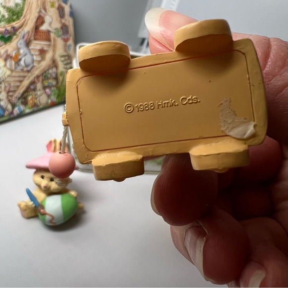 Hallmark Vintage Mini Easter Figures LOT With Easter Bunny Metal Case Holiday - Picture 2 of 6